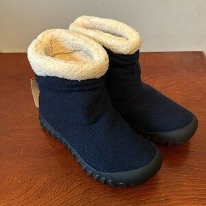 NWT Bog B-Moc Winter boot size 10